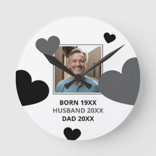 Horloge Ronde Simple Grey & Black Hearts Mari Keepsaké Photo