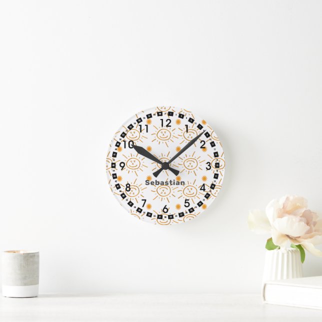 Horloge Ronde Smiling Face Sunshine Motif Nom personnalisé (Maison)