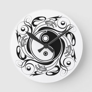 Horloge Ronde Symbole Yin & Yang Tatouage Noir et Blanc