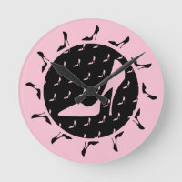 Horloge ronde talon haut noir et rose