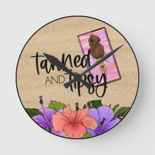 Horloge Ronde Tannée et Tipsy
