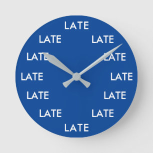 Horloge ronde toujours en retard drôle de nouveau