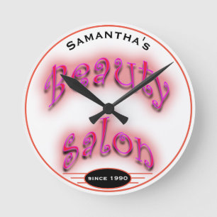 Horloge Ronde Toute lueur rose nommée sur le salon de beauté