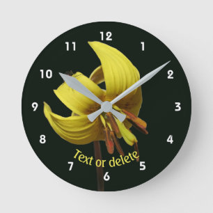Horloge Ronde Tulipe de truite et papillon de nuit florale perso