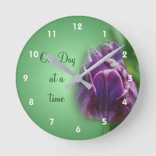 Horloge Ronde Un Jour À La Fois Inspiration Tulipe