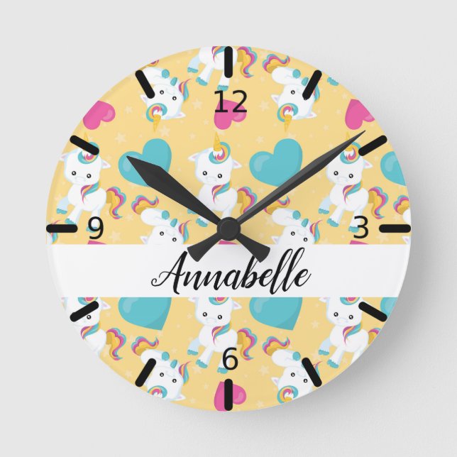 Horloge Ronde Unicornes et coeurs pour bébés personnalisés (Recto)