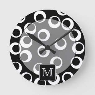 Horloge Ronde Votre lettre. Monogramme noir et blanc. Motif