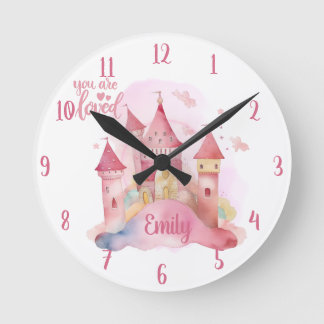 Horloge Ronde Vous êtes Loved Palace Pink Cloud personnalisable