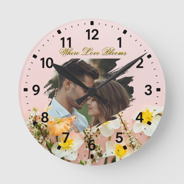 Horloge Ronde Where Love Blooms | Personalized Spring Romance  (Recto)