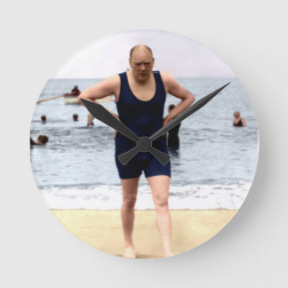 Horloge Ronde Winston Churchill au bord de la mer