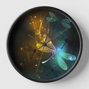 Horloge Vol de libellule verte lumineuse