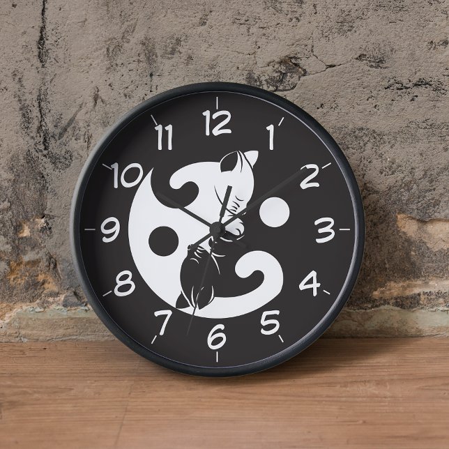 Horloge Yin Yang Chat Noir et blanc (Find your path to serenity with this inspiring yin yang wall clock. )