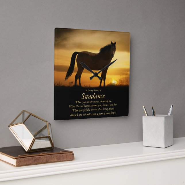 Horse Memorial Horse's Name Carré Wall Horloge (Bureau)