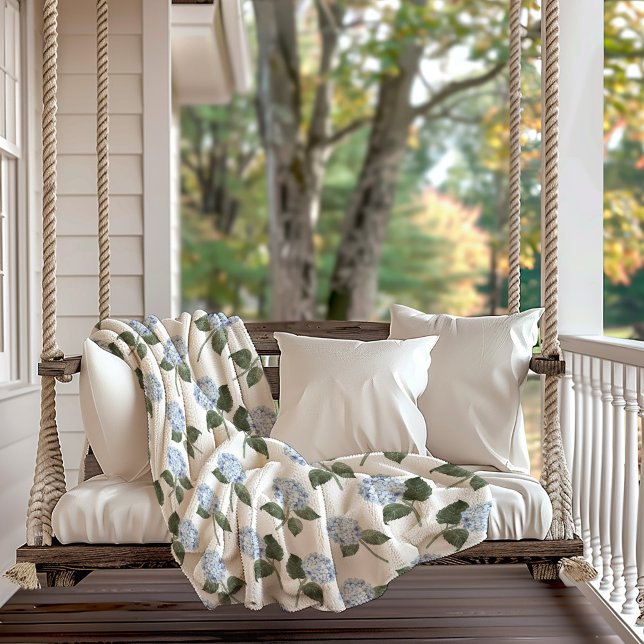 Hortensien-Blüten-Monogramm  Sherpadecke (Hydrangea Monogrammed Sherpa Blanket)