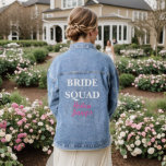 Hostess Pink Name Custom Wedding Bachelorette Jeansjacke<br><div class="desc">Schöne Kalligraphie,  rosa Hostess Denim Jacke. Ideal für Brautparty,  Junggeselinnen-Abschied,  Hochzeit. Brautkommando.</div>