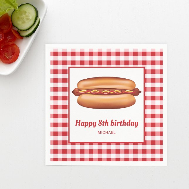 Hot Dog auf Red Gingham Pattern Happy Birthday Serviette (Ideal for birthday parties, backyard barbecues, family reunions or picnics, for example.)