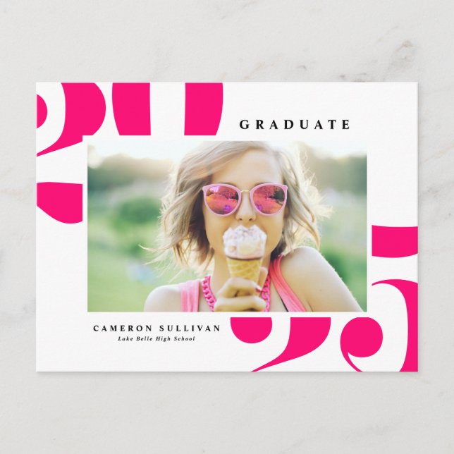 Hot Pink 2025 Fett Typografie Foto Abschluss Ankündigungspostkarte (Vorderseite)