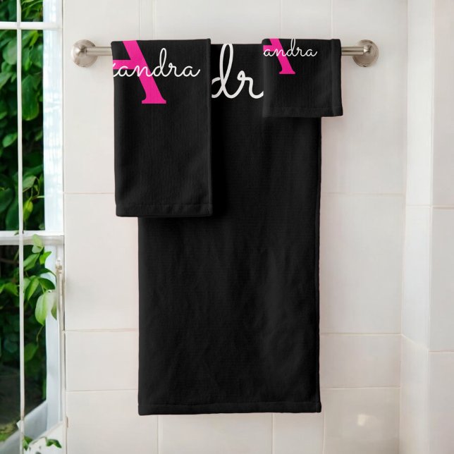 Hot Pink Black Girl Script Monogram Name Badhandtuch Set (Von Creator hochgeladen)