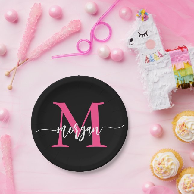 Hot Pink Black Modern Script Name Girl Monogram Pappteller (Party)