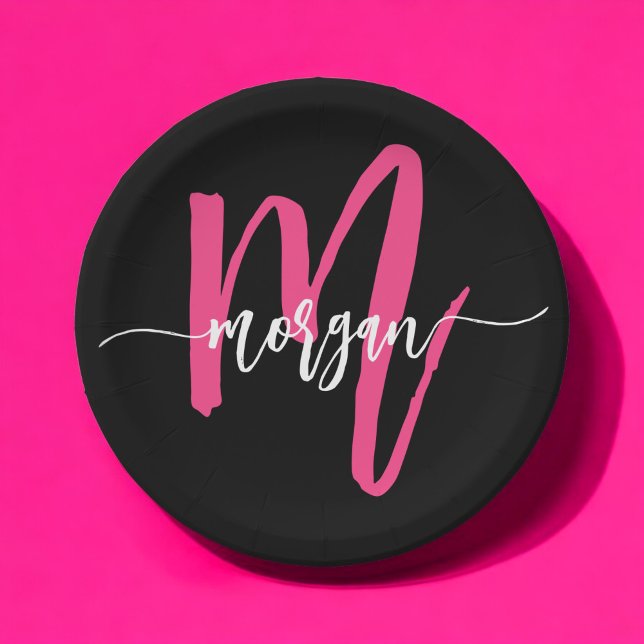 Hot Pink Black Modern Script Name Girl Monogram Pappteller (Von Creator hochgeladen)