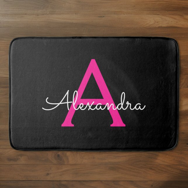 Hot Pink Black Script Name der Girl Monogram Badematte (Von Creator hochgeladen)