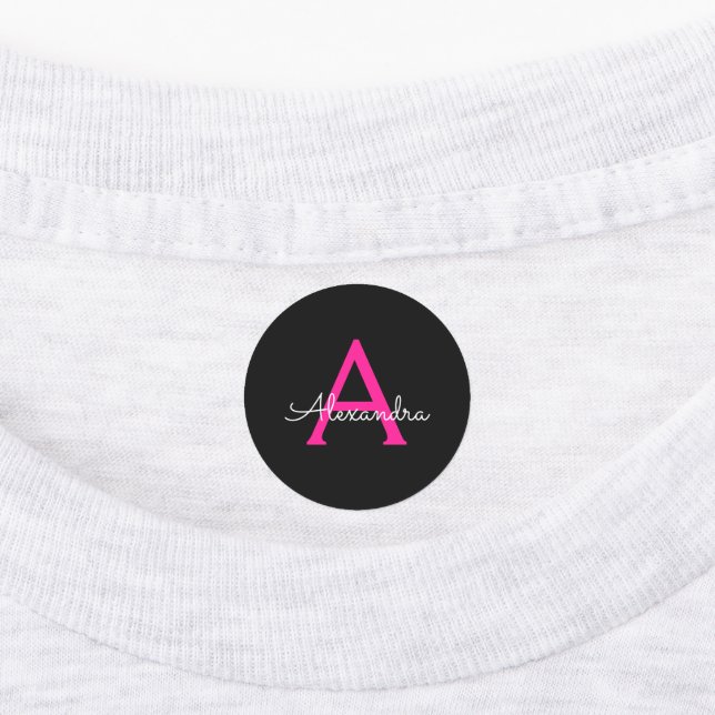 Hot Pink Black Script Name der Girl Monogram Etiketten (Befestigt)
