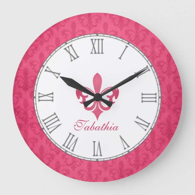 Hot pink fleur de lis damask name wall clock große wanduhr (Vorderseite)