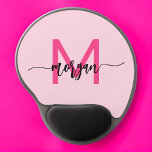 Hot Pink Modern Script Girl Monogram Name Gel Mousepad<br><div class="desc">Fügen Sie Ihrem Arbeitsbereich mit unserem Hot Pink Modern Script Girly Monogram Name Mouse Pad einen Pop Farbe hinzu! Dieses Mouse-Pad vereint Stil mit Praxisnähe und zeichnet sich durch ein lebhaftes, rosa Design aus, das mit Ihrem Namen in einem schicken, modernen Drehbuch personalisiert ist. Die glatte Oberfläche sorgt für präzise...</div>