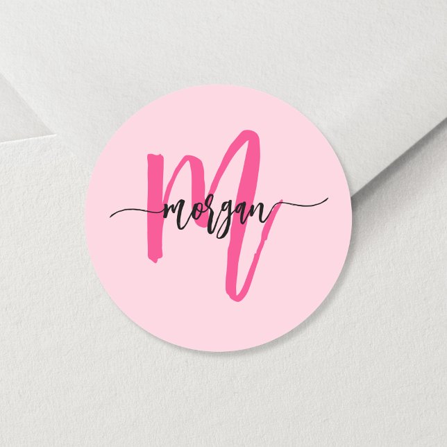 Hot Pink Modern Script Girl Monogram Name Runder Aufkleber (Von Creator hochgeladen)