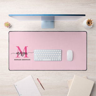 Hot Pink Modern Script Girl Monogram Name Schreibtischunterlage