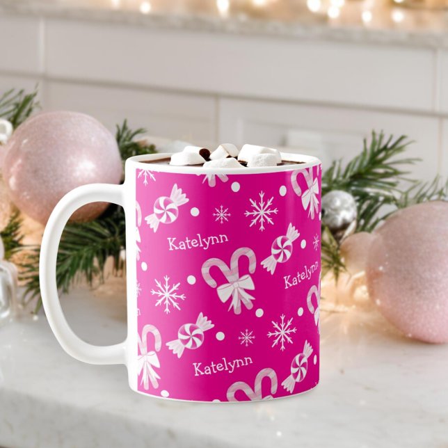 Hot Pink Peppermint Candy Cane Snowflakes Name Kaffeetasse (Von Creator hochgeladen)