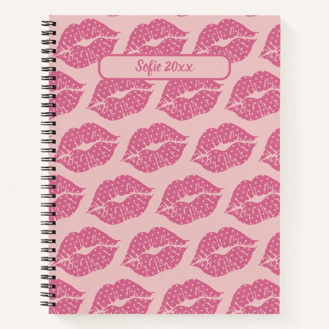 Hot Pink Strick Lippen mit kleinen weißen Herzen Notizbuch (Vorderseite)