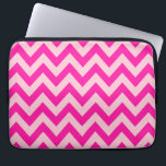Hot Pink Zickzack Zigzag Muster Laptopschutzhülle<br><div class="desc">ZigZag Zickzack Muster - rosa und heiß rosa.</div>