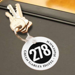 Hotel Name Plus Zimmernummer auf einem Schlüsselan Schlüsselanhänger