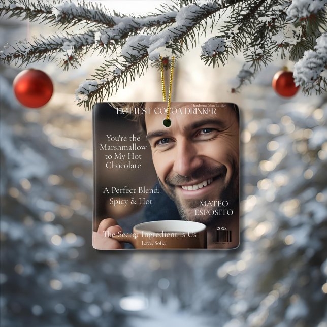 Hottest Cocoa Drinker magazine boyfriend Keramikornament (Hottest Cocoa Drinker magazine boyfriend Ceramic Ornament)