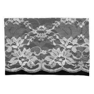 Housse D'oreillers Dentelle florale blanche : arrière - plan noire.
