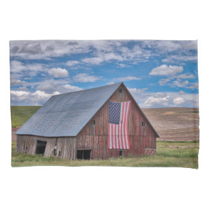 Housse D'oreillers Farms Rustic Red Barn With American Flag