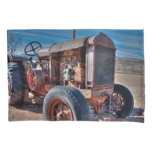 Housse D'oreillers Farms | Rusty Antique Tractor (devant)