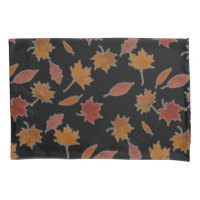 Feuille d'automne d'or sur la couleur faite sur