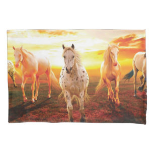 Housse D'oreillers Horses at sunset throw pillow