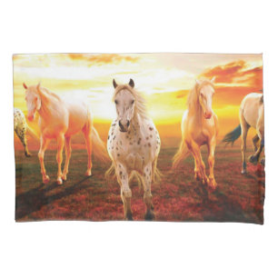 Housse D'oreillers Horses at sunset throw pillow