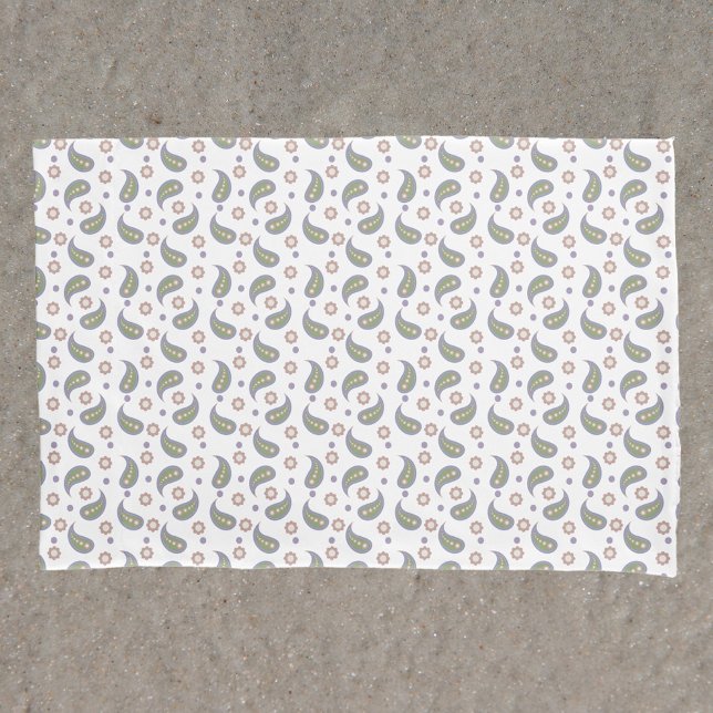 Housse D'oreillers Points Paisley rose Motif vert pourpre (A pillow case with a paisley, flower and dot pattern done in pink, green, purple & blue.)