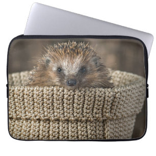 Housse Pour Ordinateur Portable Animaux de bébés cutest   Hérisson dans un panier