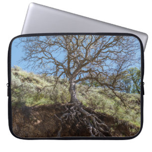 Housse Pour Ordinateur Portable Arbre nu en montagne pendant la journée