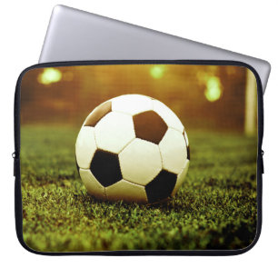 Housse Pour Ordinateur Portable Boule de football sur l'herbe