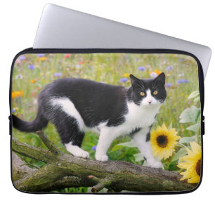 Housse Pour Ordinateur Portable Chat tuxedo mignon sur une branche d'arbre avec de
