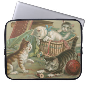 Housse Pour Ordinateur Portable Chatons victoriens vintage jouant dans un panier à