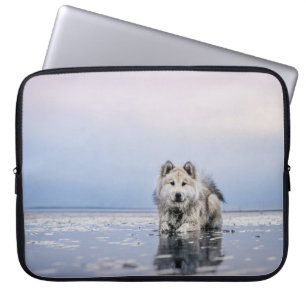 HOUSSE POUR ORDINATEUR PORTABLE CHIEN SUR LE CORPS CALME DE L'EAU