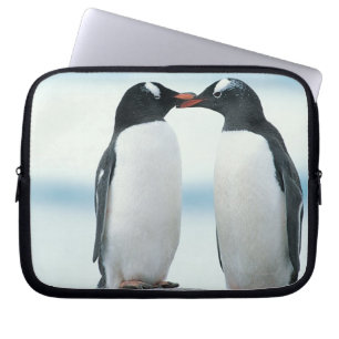 Housse Pour Ordinateur Portable Deux pingouins touchant des becs