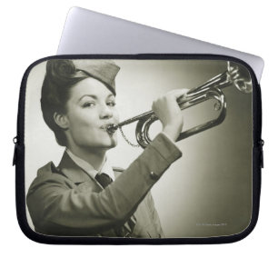 Housse Pour Ordinateur Portable Femme dans l'uniforme de soldat